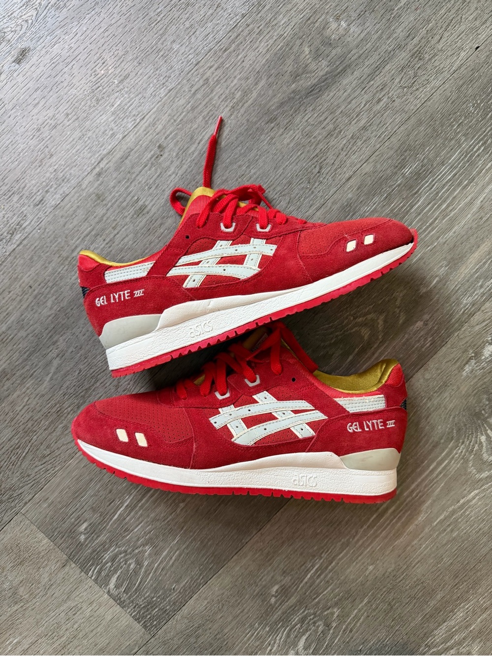 Asics Red and White Suede Trainer with Gold Lining - Picture 5 of 8
